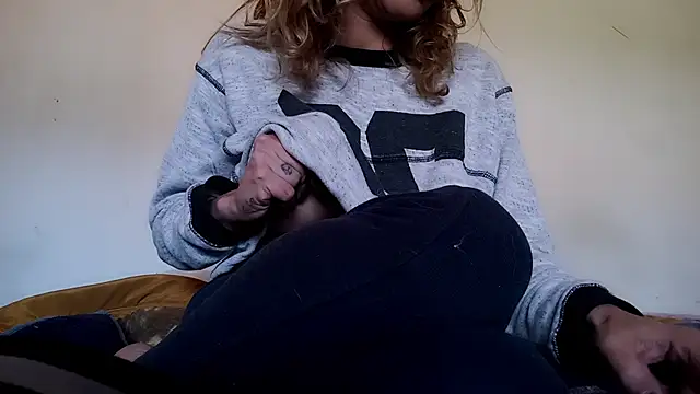 Snapshot of filipasantosx chatting on February 25, 2025, 1:53 pm filipasantosx online show from February 25, 2025, 1:53 pm