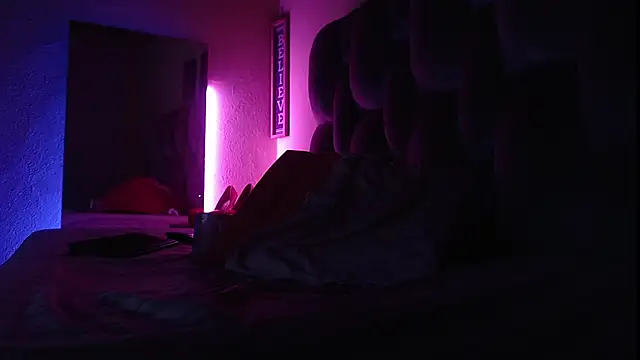 Romiinajackson online show from December 16, 2025, 12:59 am