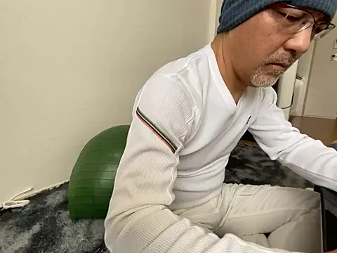 Snapshot of Grandpa29hijii chatting on March 1, 2025, 3:53 am Grandpa29hijii online show from March 1, 2025, 3:53 am