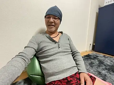 Snapshot of Grandpa29hijii chatting on February 3, 2025, 1:51 pm Grandpa29hijii online show from February 3, 2025, 1:51 pm