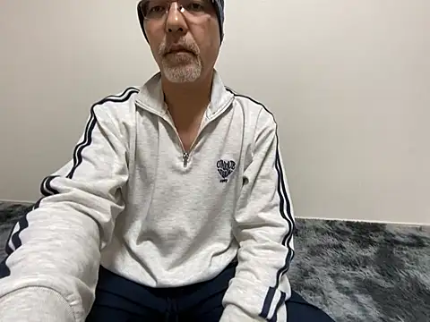 Snapshot of Grandpa29hijii chatting on February 11, 2025, 12:36 pm Grandpa29hijii online show from February 11, 2025, 12:36 pm