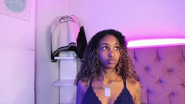 Snapshot of Triipsy chatting on March 15, 2025, 10:55 pm Triipsy online show from March 15, 2025, 10:55 pm