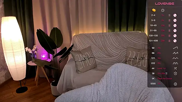 MilliBrown  online show from March 18, 2025, 8:39 am