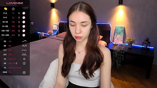 MilliBrown  online show from March 11, 2025, 8:41 am