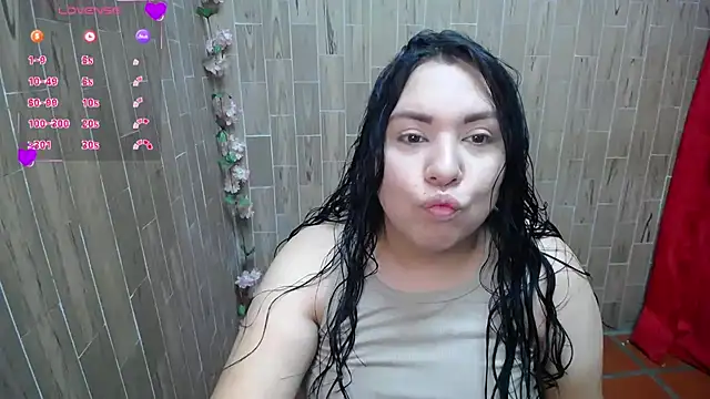 solyeria online show from September 29, 2025, 2:18 am