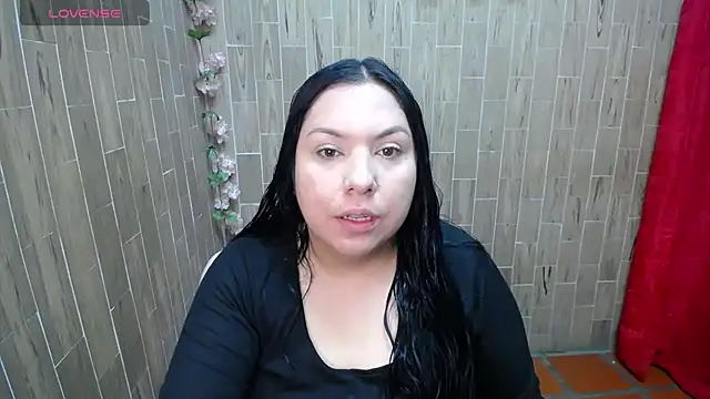 solyeria online show from December 18, 2025, 3:55 am