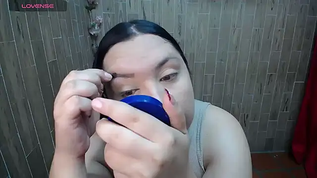 solyeria online show from November 19, 2025, 6:52 pm