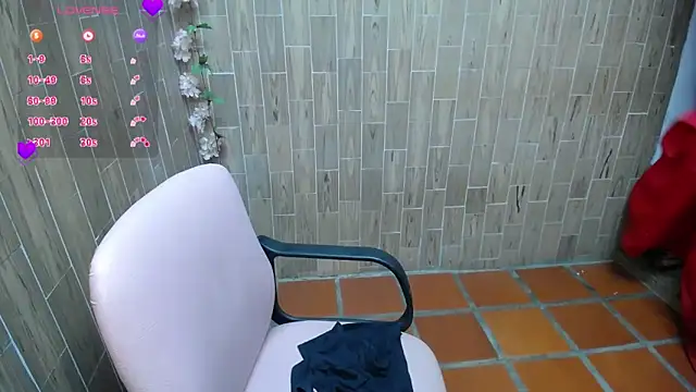 solyeria online show from September 22, 2025, 3:01 am