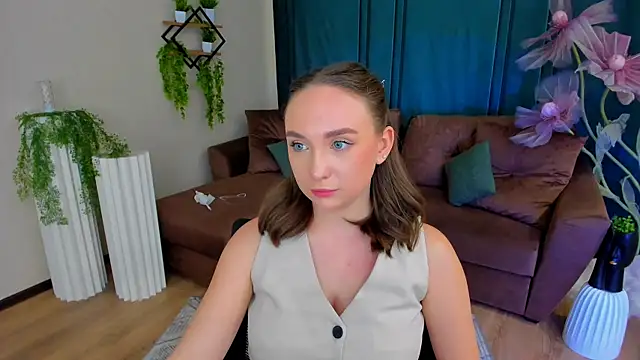 Snapshot of TrueReincarnation chatting on October 12, 2025, 7:37 pm TrueReincarnation online show from October 12, 2025, 7:37 pm