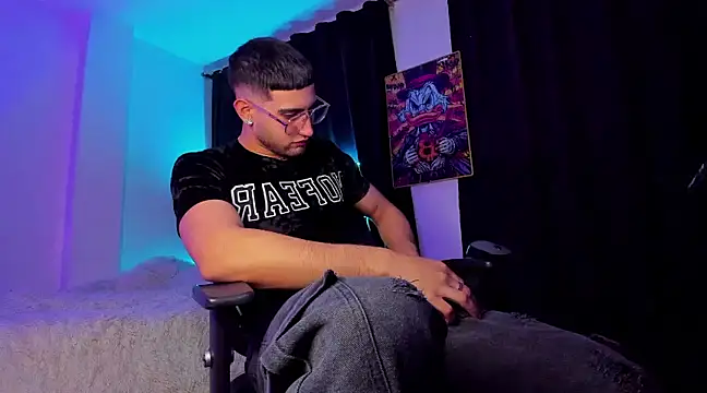 Snapshot of Giomar_Reyes chatting on January 26, 2025, 3:06 am Giomar Reyes online show from January 26, 2025, 3:06 am