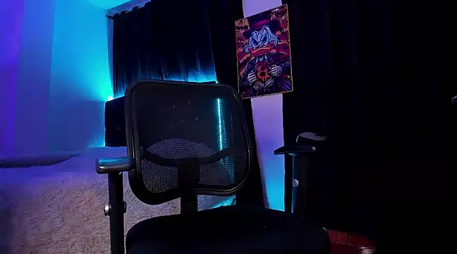 Snapshot of Giomar_Reyes chatting on January 24, 2025, 2:28 am Giomar Reyes online show from January 24, 2025, 2:28 am