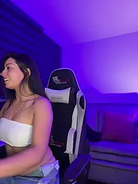 missycanoo online show from March 19, 2025, 1:54 am