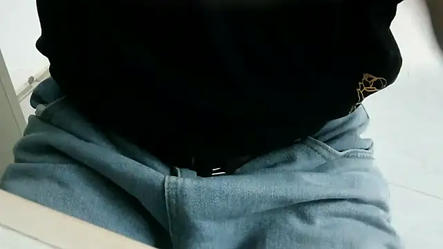 XiaoGuoGuo284512 online show from February 28, 2026, 2:11 am