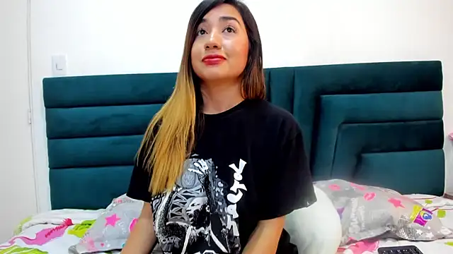 LisaWhite  online show from March 11, 2025, 3:47 am