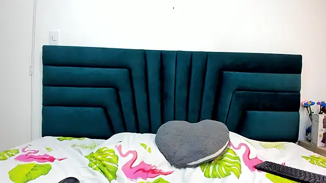 LisaWhite  online show from March 7, 2025, 12:37 am