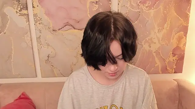 fiamoory online show from November 12, 2025, 8:07 am