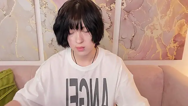 fiamoory online show from November 26, 2025, 8:03 am