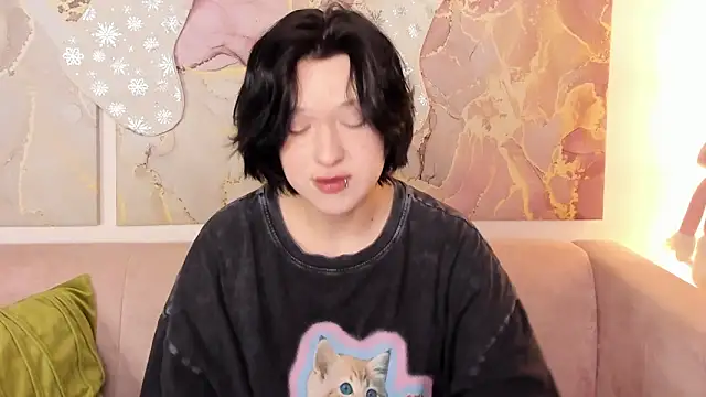 fiamoory online show from December 17, 2025, 1:10 am