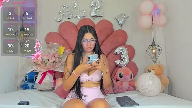 zamanthapalmer1 online show from April 7, 2026, 12:12 am