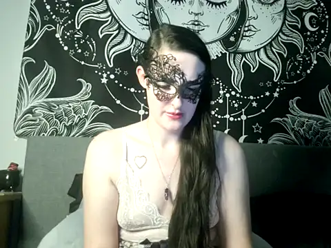 LexiSnowUK online show from February 10, 2025, 10:19 pm