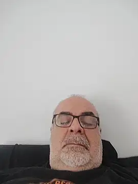 Snapshot of Satiro_Sevilla chatting on April 21, 2026, 7:26 am Satiro Sevilla online show from April 21, 2026, 7:26 am