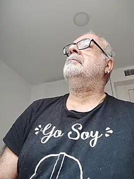 Snapshot of Satiro_Sevilla chatting on May 3, 2026, 6:18 am Satiro Sevilla online show from May 3, 2026, 6:18 am