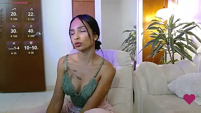 AnnitaSerna  online show from February 20, 2026, 1:13 pm