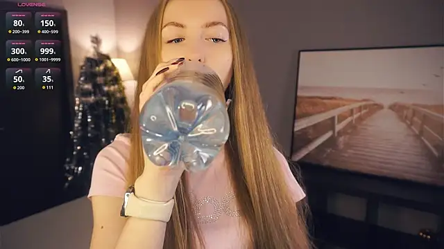 Snapshot of EsmaCarll chatting on December 21, 2025, 8:20 pm EsmaCarll online show from December 21, 2025, 8:20 pm