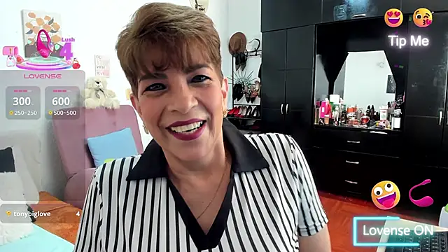 Snapshot of Angelina_Stone_65 chatting on November 4, 2025, 12:31 pm Angelina Stone 65 online show from November 4, 2025, 12:31 pm