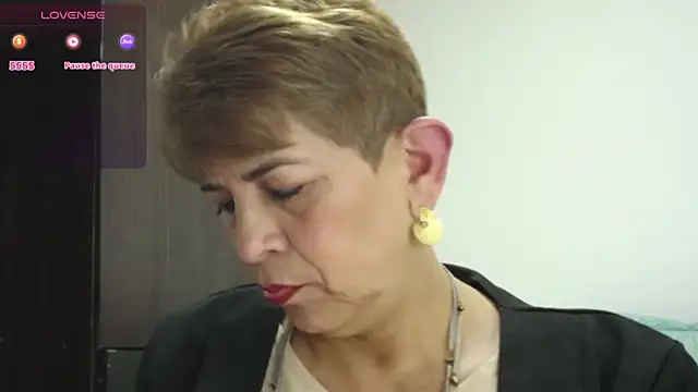 Snapshot of Angelina_Stone_65 chatting on March 14, 2025, 6:18 pm Angelina Stone 65 online show from March 14, 2025, 6:18 pm