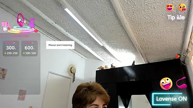 Snapshot of Angelina_Stone_65 chatting on October 8, 2025, 3:46 pm Angelina Stone 65 online show from October 8, 2025, 3:46 pm