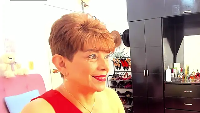 Snapshot of Angelina_Stone_65 chatting on September 22, 2025, 1:17 pm Angelina Stone 65 online show from September 22, 2025, 1:17 pm