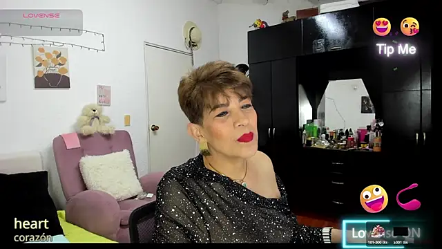 Snapshot of Angelina_Stone_65 chatting on November 28, 2025, 9:48 pm Angelina Stone 65 online show from November 28, 2025, 9:48 pm