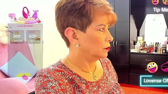 Snapshot of Angelina_Stone_65 chatting on September 9, 2025, 1:31 pm Angelina Stone 65 online show from September 9, 2025, 1:31 pm