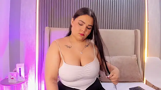 Snapshot of KatyaPittman chatting on November 25, 2025, 7:36 pm KatyaPittman online show from November 25, 2025, 7:36 pm