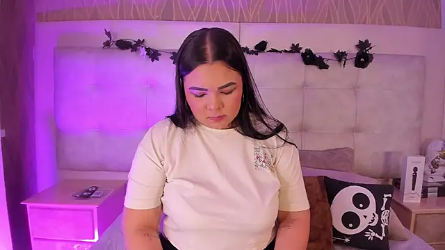 Snapshot of KatyaPittman chatting on November 3, 2025, 7:50 pm KatyaPittman online show from November 3, 2025, 7:50 pm