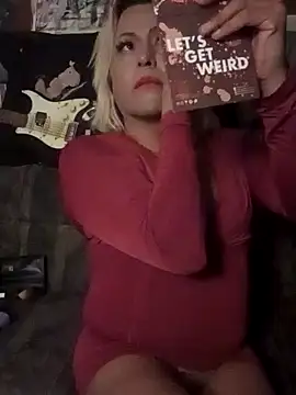 HoneyBdaQueen online show from November 27, 2025, 8:15 am