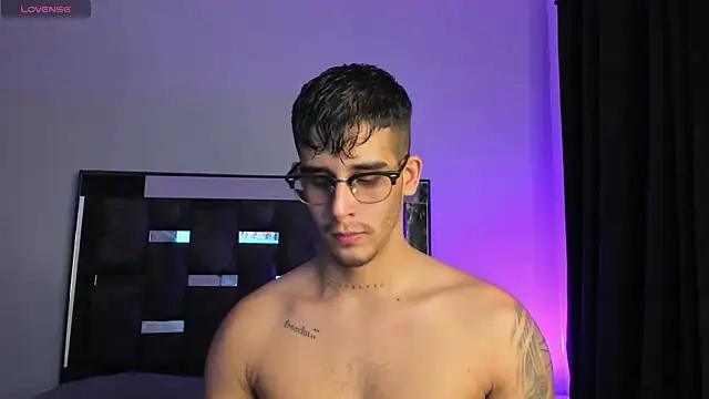 iamcamiloo  online show from March 15, 2025, 12:04 am