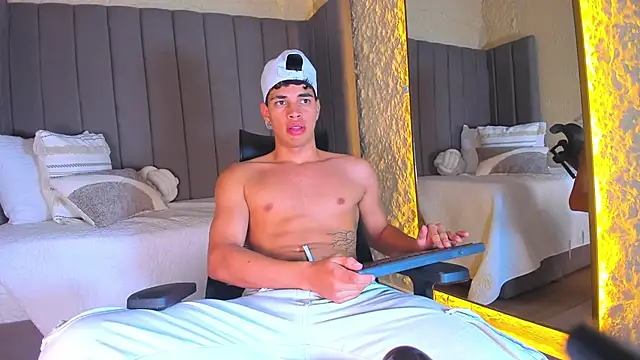 Benjamin More online show from December 1, 2025, 12:11 am