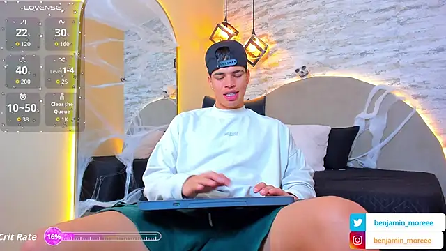 Benjamin More online show from October 26, 2025, 11:21 am