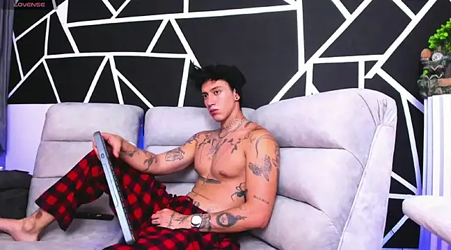 Snapshot of JUSTIN_FULLER1 chatting on February 15, 2025, 10:31 pm JUSTIN FULLER1 online show from February 15, 2025, 10:31 pm