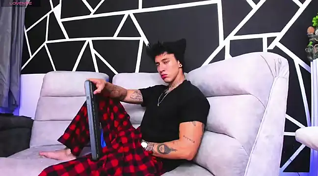 Snapshot of JUSTIN_FULLER1 chatting on February 16, 2025, 1:58 am JUSTIN FULLER1 online show from February 16, 2025, 1:58 am