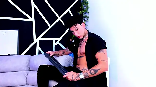 Snapshot of JUSTIN_FULLER1 chatting on March 7, 2025, 9:06 pm JUSTIN FULLER1 online show from March 7, 2025, 9:06 pm