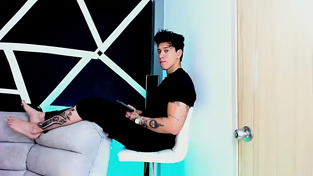 Snapshot of JUSTIN_FULLER1 chatting on October 19, 2025, 3:48 pm JUSTIN FULLER1 online show from October 19, 2025, 3:48 pm