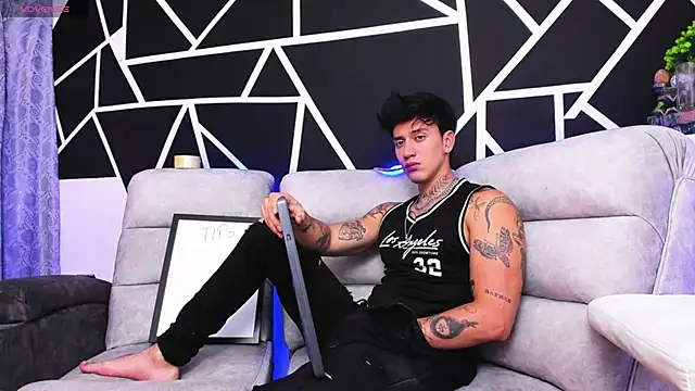 Snapshot of JUSTIN_FULLER1 chatting on February 27, 2025, 12:03 am JUSTIN FULLER1 online show from February 27, 2025, 12:03 am