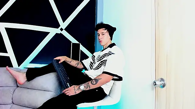 Snapshot of JUSTIN_FULLER1 chatting on September 11, 2025, 7:03 pm JUSTIN FULLER1 online show from September 11, 2025, 7:03 pm