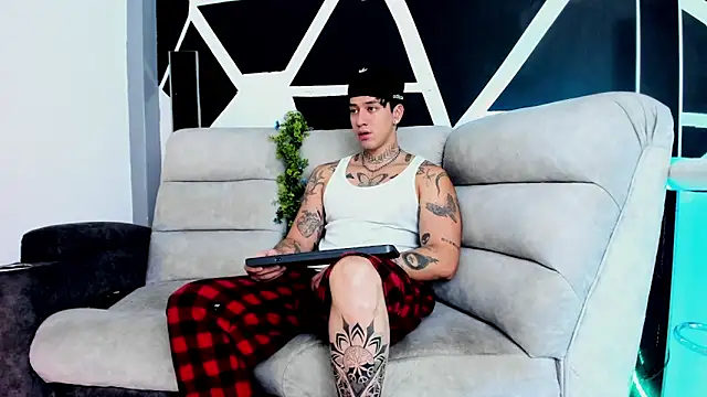 Snapshot of JUSTIN_FULLER1 chatting on October 10, 2025, 3:24 pm JUSTIN FULLER1 online show from October 10, 2025, 3:24 pm