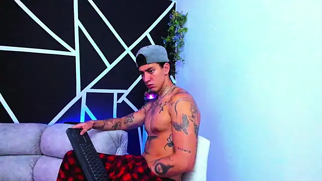 Snapshot of JUSTIN_FULLER1 chatting on February 9, 2025, 2:29 pm JUSTIN FULLER1 online show from February 9, 2025, 2:29 pm