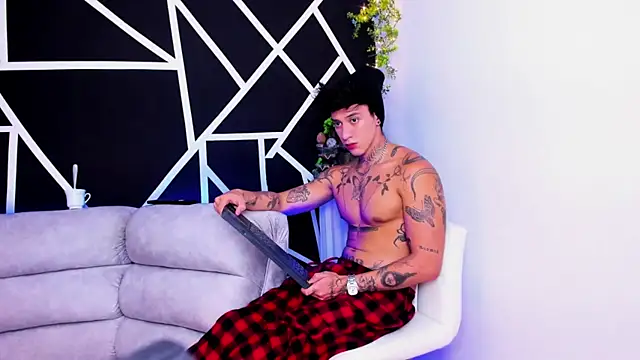 Snapshot of JUSTIN_FULLER1 chatting on February 13, 2025, 11:15 pm JUSTIN FULLER1 online show from February 13, 2025, 11:15 pm