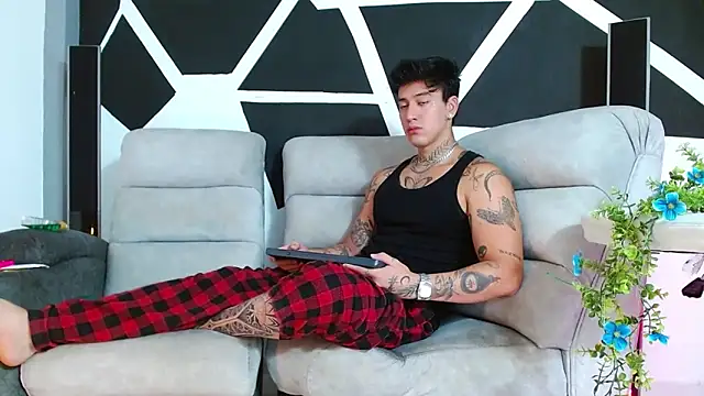 Snapshot of JUSTIN_FULLER1 chatting on November 30, 2025, 2:18 pm JUSTIN FULLER1 online show from November 30, 2025, 2:18 pm